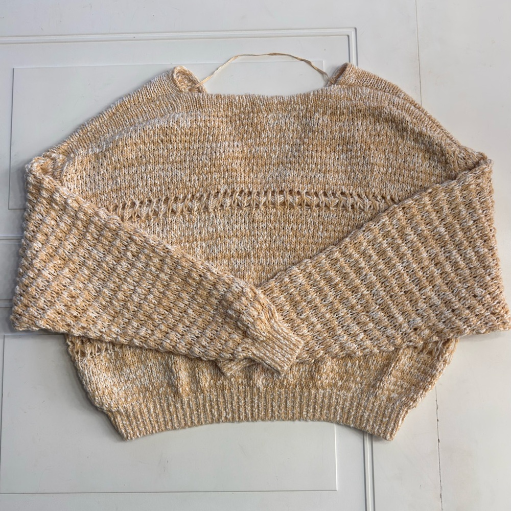 Free People Women’s Sz S Tan White Knit Oversized Bat Wing Scoop Neck Sweater - Picture 5 of 6
